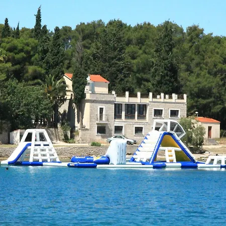 Apartment Afrodita Necujam